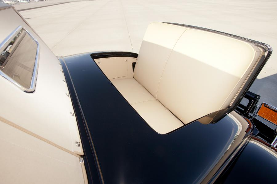  Chrysler Imperial CL Convertible Roadster by LeBaron 1933 года  (фото 16 из 23)